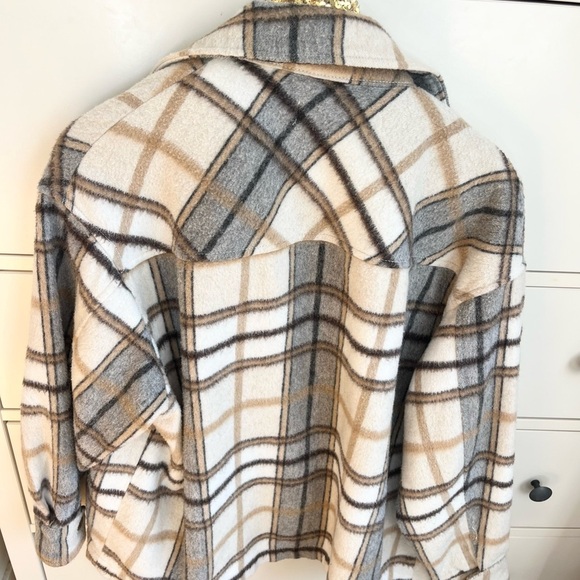 Zara Plaid Shacket with Pockets Button Down - Picture 3 of 4